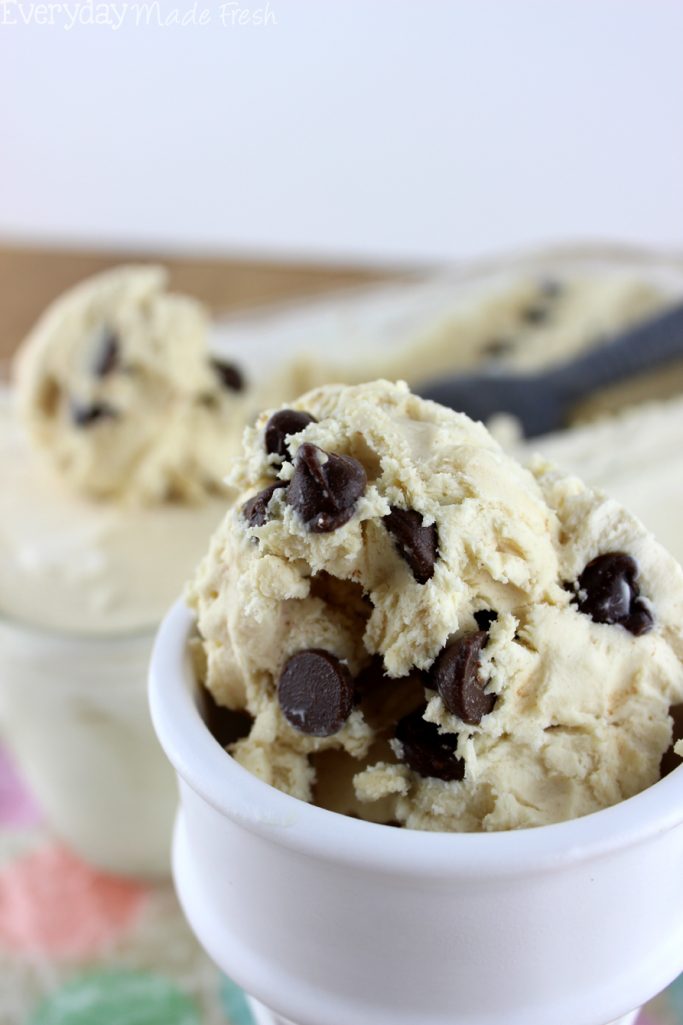 Chocolate and peanut butter come together in this Peanut Butter Ice Cream with Chocolate Chips and become a match made in Heaven. | EverydayMadeFresh.com