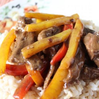 Pepper Steak and Rice is a quick meal that's ready by the time your rice is cooked! This Asian inspired dish is delicious, filling, and good for you! | EverydayMadeFresh.com