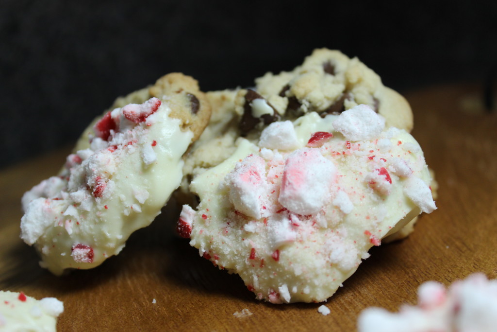Chocolate Chip White Chocolate Dipped Peppermint Cookies | EverydayMadeFresh.com