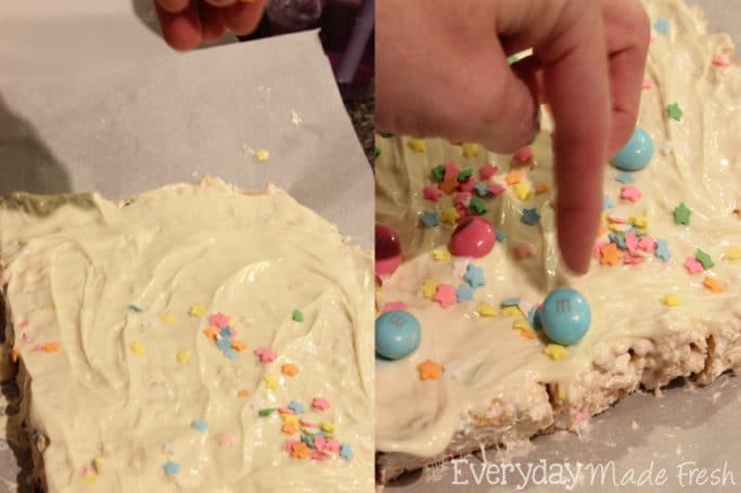 Easter Krispy Treats, the perfect treat for Easter. Krispy treats stuffed and with M&M’s® Easter Sundae and Sprinkles.  | EverydayMadeFresh.com