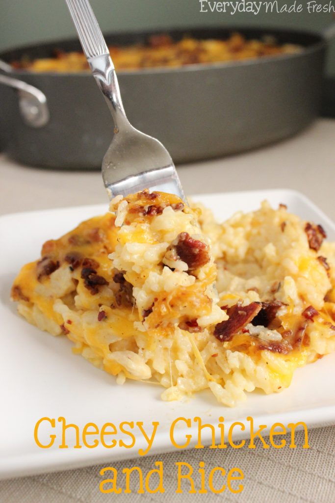 Crispy bacon, a cheesy sauce, chunks of chicken - this Cheesy Chicken and Rice Casserole is the ultimate in comfort food! | EverydayMadeFresh.com