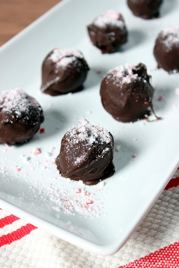 A few ingredients are all you need to make these Simple Peppermint Truffles. Soft and creamy on the inside, with a perfect chocolate shell. | EverydayMadeFresh.com
