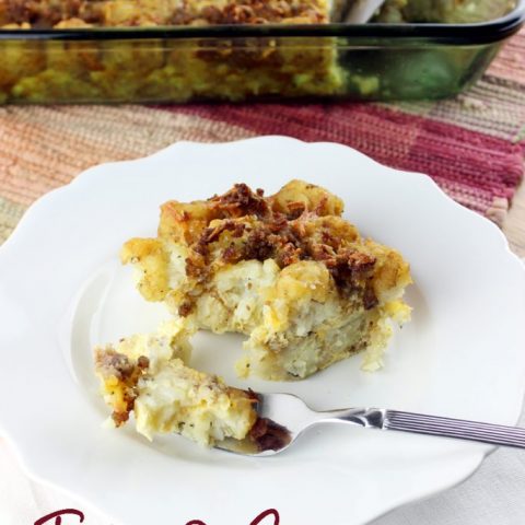 Breakfast is the most important meal of the day! Start off right with this tasty make ahead, or the day of, Tots and Sausage Casserole! Loaded with tater tots, ground sausage, eggs, and cheese, it's the perfect breakfast casserole. #BreakfastGoals2017 #ad | EverydayMadeFresh.com