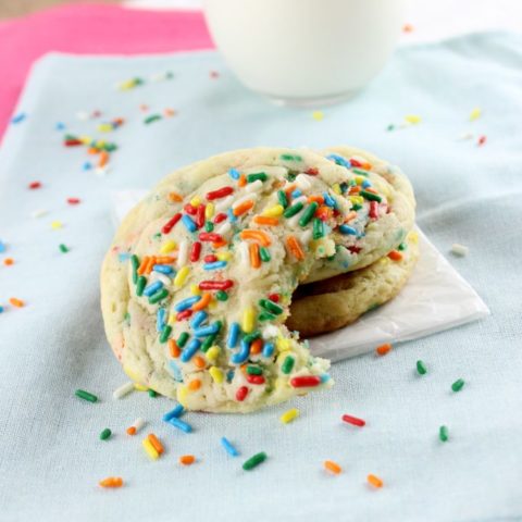 Perfectly Chewy Funfetti Sugar Cookies are perfect in texture and flavor. Hints of vanilla with the crunch of sprinkles make these cookies a favorite for everyone! | EverydayMadeFresh.com