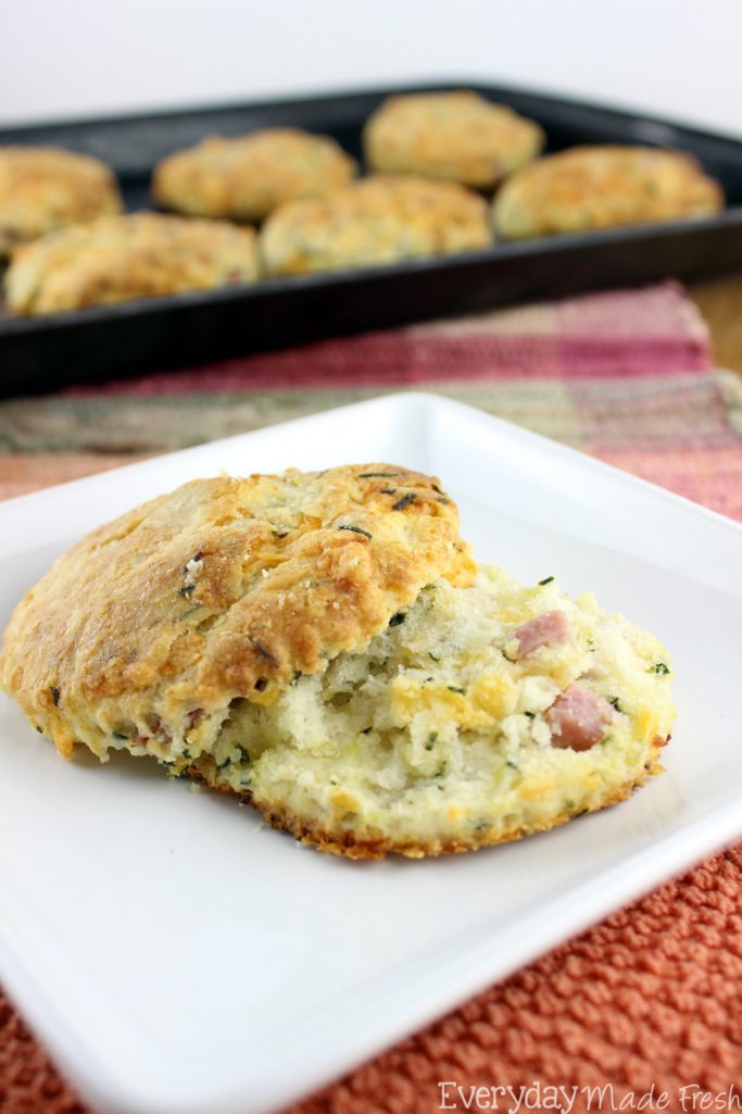 Who doesn't love a fluffy homemade buttermilk biscuit? Ok, so who wants a simple to make fluffy homemade buttermilk biscuit with chunks of ham and cheese? These Ham and Cheese Biscuits are everything you'd ever want in a biscuit! | EverydayMadeFresh.com