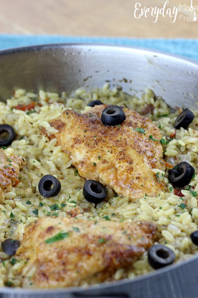Weeknight meals just got a whole lot easier with this Greek Chicken & Orzo Skillet! Loaded with flavors and ready in less than 20 minutes. | EverydayMadeFresh.com