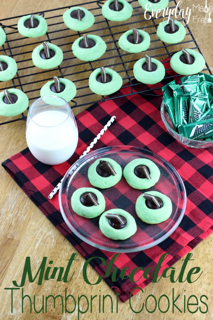 Mint and Chocolate are the perfect pair when it comes to holiday duos. These Mint Chocolate Thumbprint Cookies are tender, buttery, minty, and have a dark chocolate punch! | EverydayMadeFresh.com