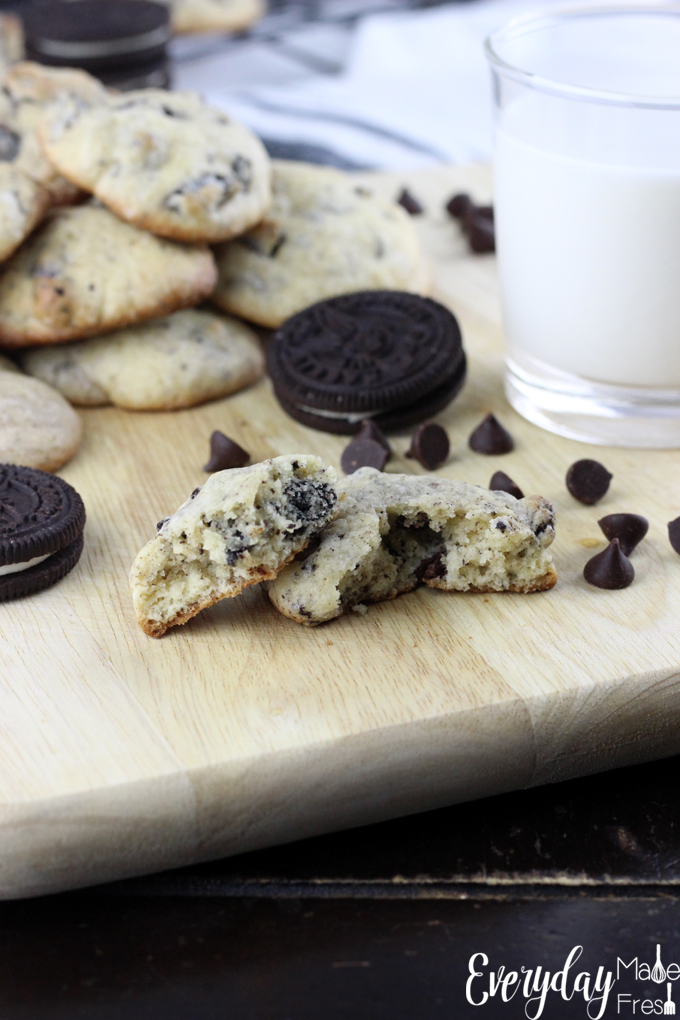 These cakey cookies are simple to make and full of chocolate chips and chocolate sandwich cookies. Cookies & Cream Chocolate Chip Cookies are the cookies for cookie lovers! | EverydayMadeFresh.com