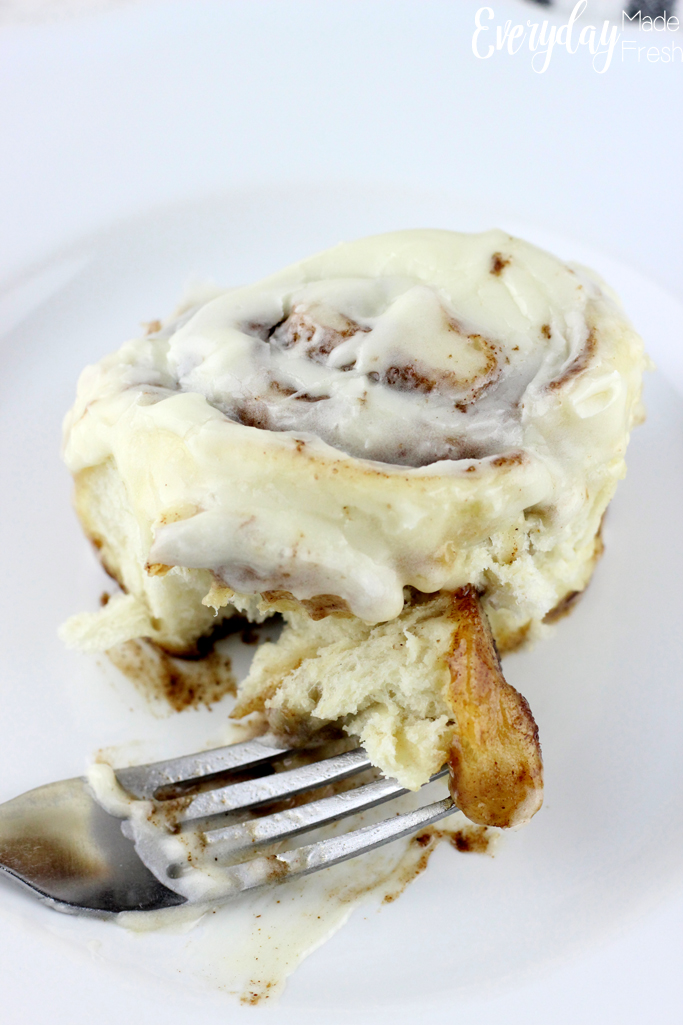 Quick & Easy No Rise Cinnamon Rolls need no introduction, and this will be your favorite recipe of this breakfast favorite. These cinnamon rolls are topped with a thick vanilla cream cheese icing that isn't too sweet. | EverydayMadeFresh.com