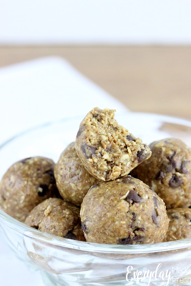No guilt here, if you pop more than just a couple. These Peanut Butter Oatmeal Balls are sweetened with maple syrup, gluten free, healthy and require no baking! | EverydayMadeFresh.com