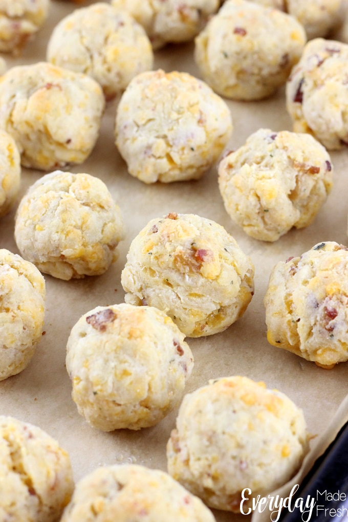 Crack Chicken Cheeseballs is the ultimate appetizer, snack, or party food. Ground chicken, ranch, cheese, and bacon come together in this addicting little bite.